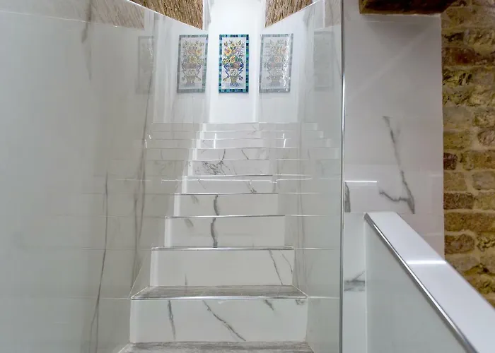 Capatron בית הארחה